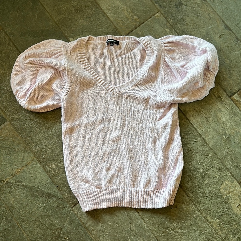 Short sleeve v neck sweater